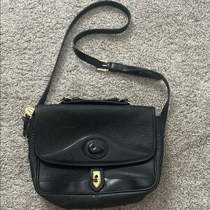 Dooney and Bourke Black Leather Shoulder crossbody Bag
